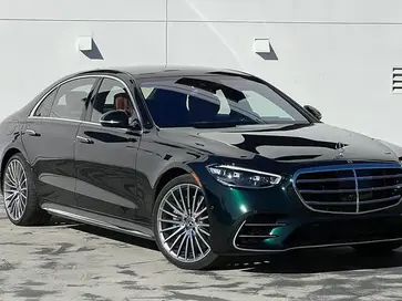 Luxury chauffeur sedan
