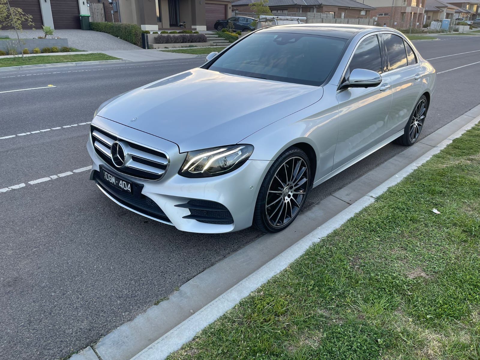 Executive Sedan image 1