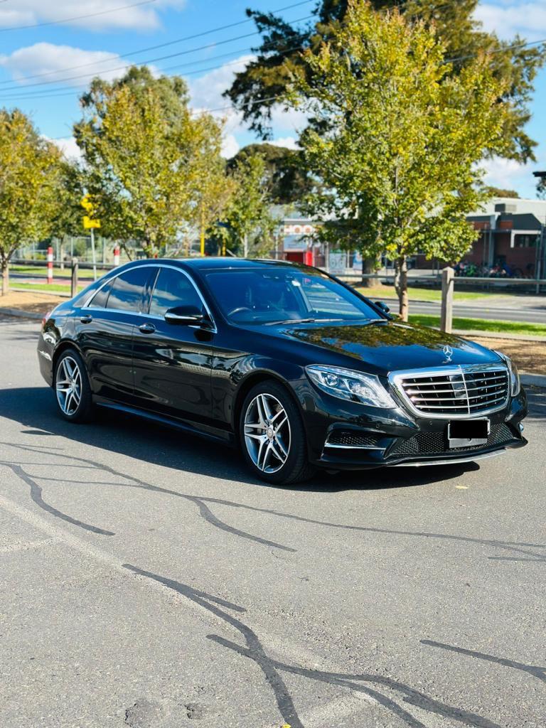 Luxury Sedan image 4